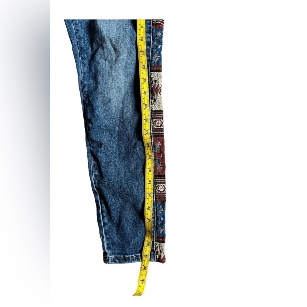 Judy Blue Western Trim Mid-Rise Jeans Sz 34 Southwestern Cowgirl Whiskered - Picture 4 of 6